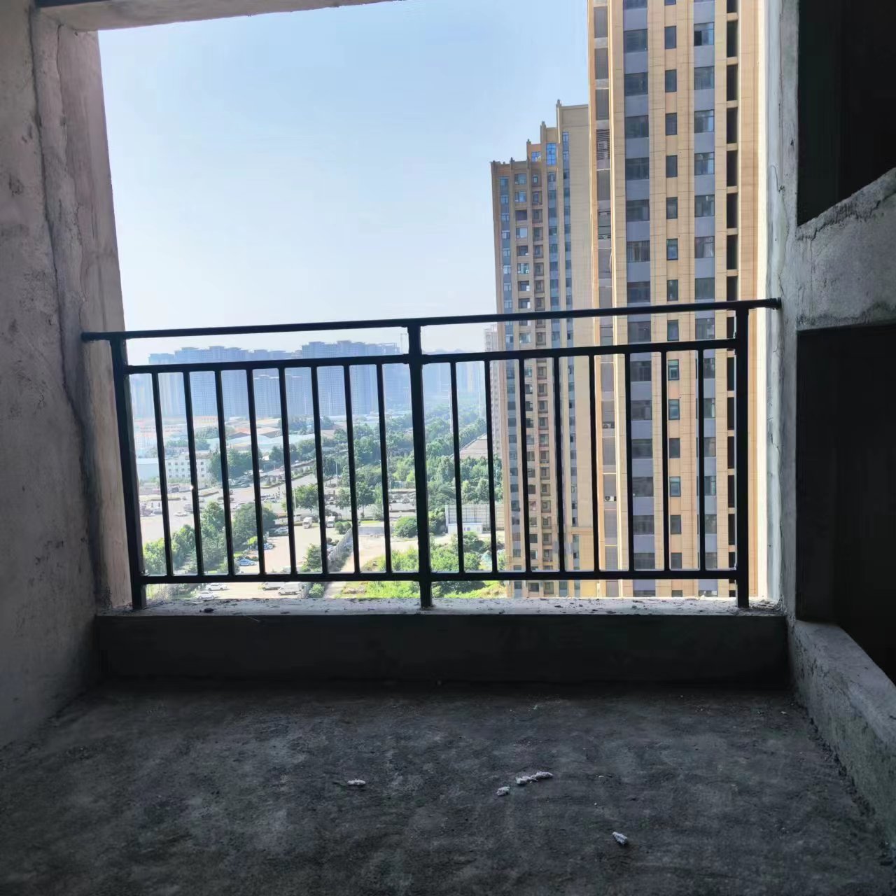 樓盤(pán)護(hù)欄